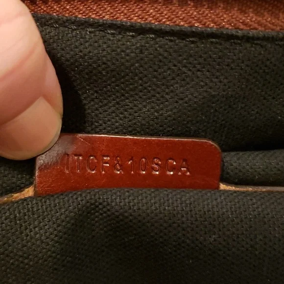 Burberry Bridle House Check Salisbury Tote - Picture 13 of 17